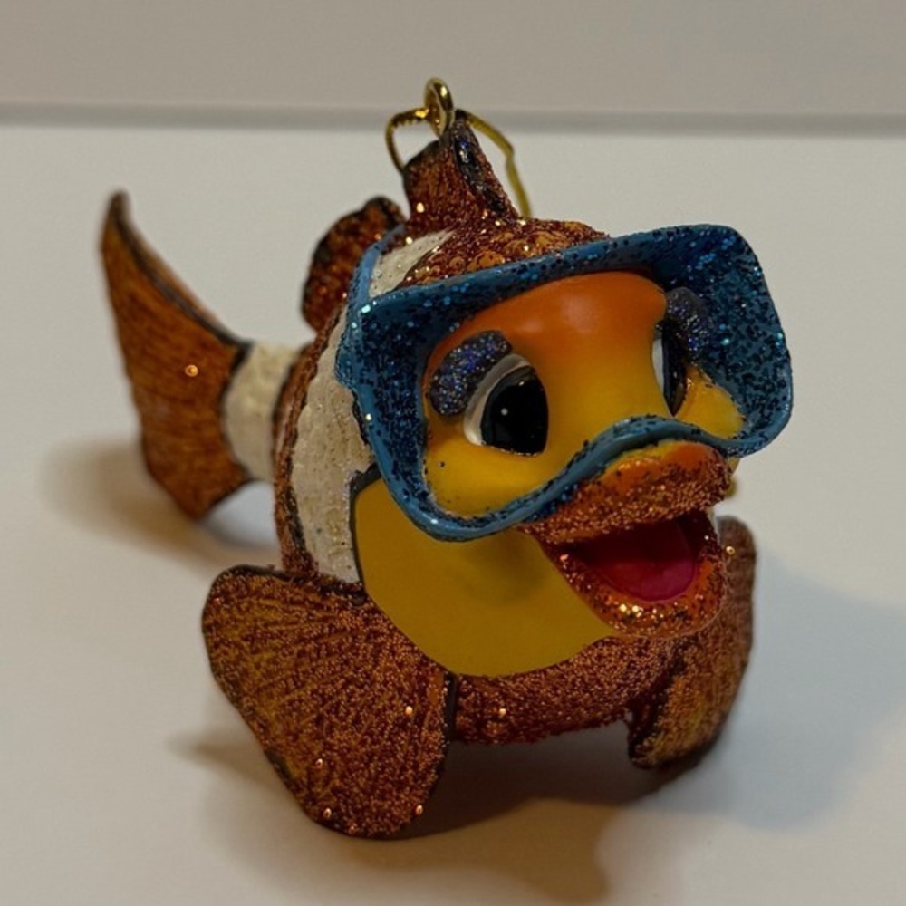 December Diamonds ©2003 CHLOE THE CLOWN FISH Ornament 55-90022